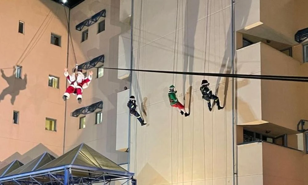 Ηράκλειο: Αγιοβασίληδες φέρνουν δώρα στους μικρούς ασθενείς του ΠΑΓΝΗ